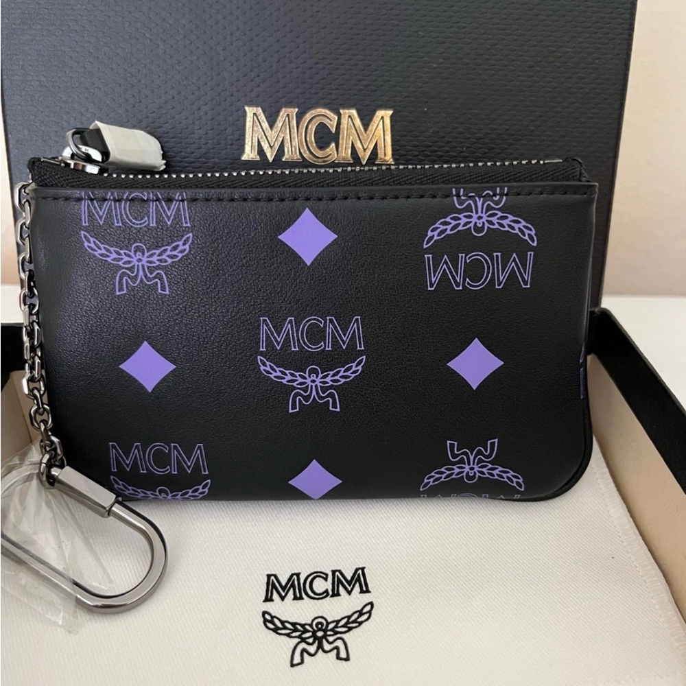 MCM Key Pouch in Color Splash Logo Leather - Picture 4 of 5